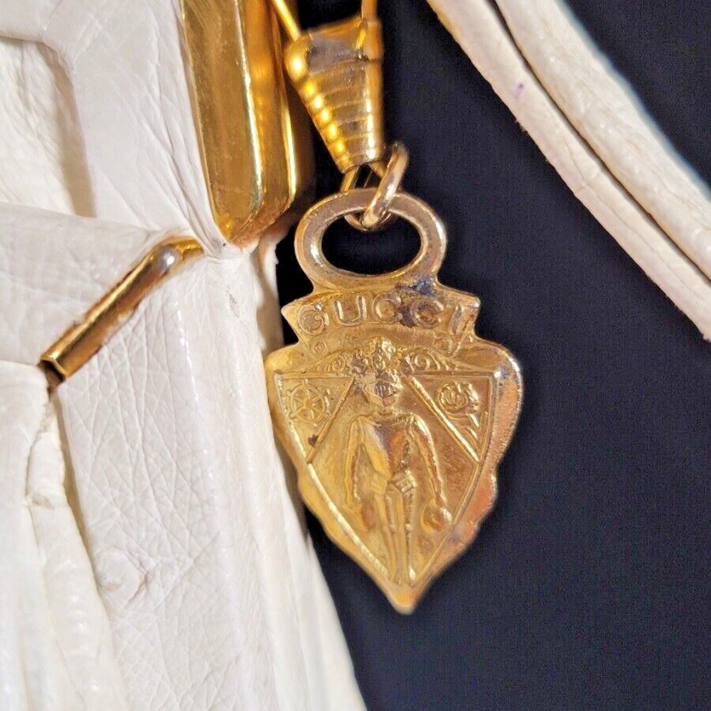 Extremely Rare Ivory White Ostrich Leather Gucci Bag from 1963 - Picture 7 of 13